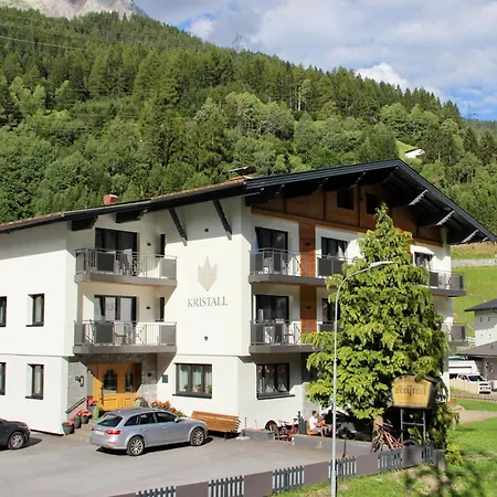 Kristall Frühstückspension 3*