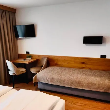 Kristall B&B 플리르쉬